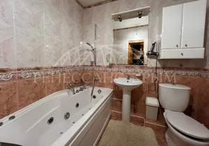 Дом 270м&sup2;, 3-этажный, участок 4 сот.  