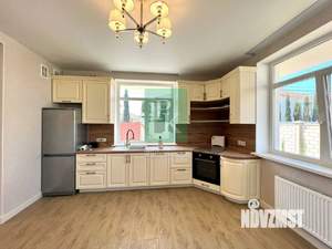 Дом 345м&sup2;, 2-этажный, участок 4 сот.  