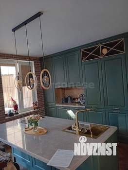 Дом 250м², 2-этажный, участок 6 сот.  