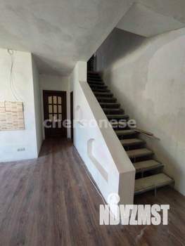 Дом 404м&sup2;, 3-этажный, участок 6 сот.  