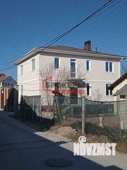 Дом 239м&sup2;, 2-этажный, участок 4 сот.  