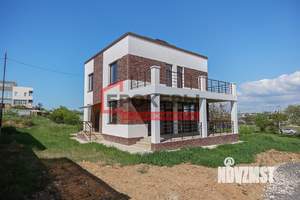 Дом 299м&sup2;, 2-этажный, участок 4 сот.  