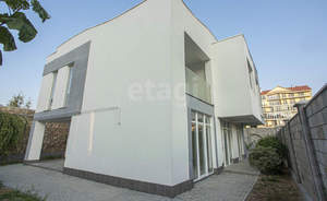 Дом 232м², 3-этажный, участок 4 сот.  