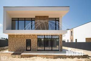 Дом 185м², 2-этажный, участок 5 сот.  