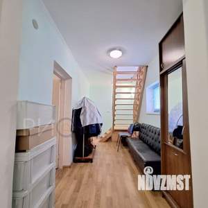 Дом 63м&sup2;, 2-этажный, участок 6 сот.  