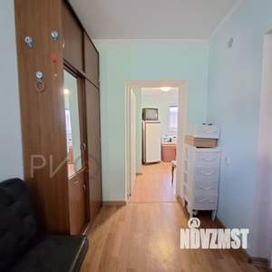 Дом 63м&sup2;, 2-этажный, участок 6 сот.  