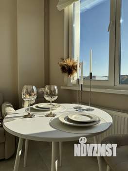 Студия квартира, посуточно, 40м2, 2/5 этаж