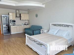 Студия квартира, посуточно, 42м2, 3/9 этаж