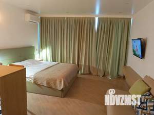 Студия квартира, посуточно, 42м2, 8/10 этаж