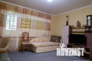 1-к квартира, посуточно, 40м2, 1/9 этаж