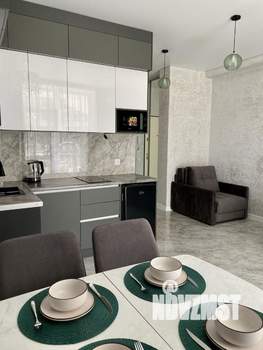 Студия квартира, посуточно, 35м2, 1/5 этаж