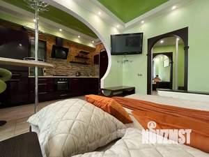 Студия квартира, посуточно, 40м2, 1/5 этаж