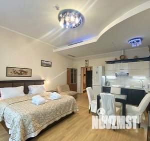 Студия квартира, посуточно, 42м2, 1/9 этаж