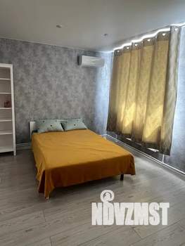 Студия квартира, посуточно, 30м2, 1/3 этаж