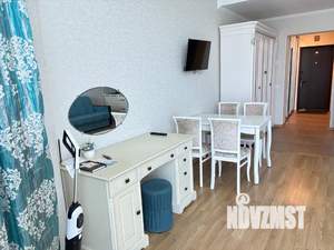 Студия квартира, посуточно, 42м2, 3/9 этаж