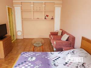 1-к квартира, посуточно, 38м2, 3/3 этаж
