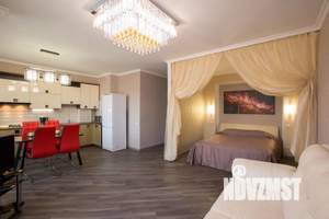 1-к квартира, посуточно, 53м2, 4/10 этаж