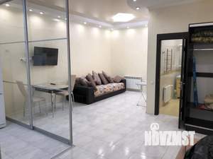 Студия квартира, посуточно, 40м2, 1/3 этаж