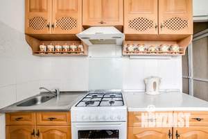 1-к квартира, посуточно, 38м2, 3/5 этаж