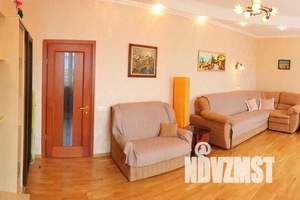 2-к квартира, посуточно, 70м2, 4/4 этаж