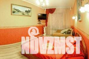 2-к квартира, посуточно, 80м2, 1/3 этаж