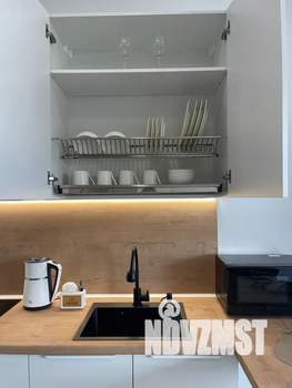 Студия квартира, посуточно, 35м2, 1/3 этаж