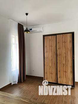 Студия квартира, посуточно, 40м2, 1/2 этаж