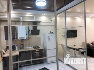 Студия квартира, посуточно, 40м2, 1/3 этаж