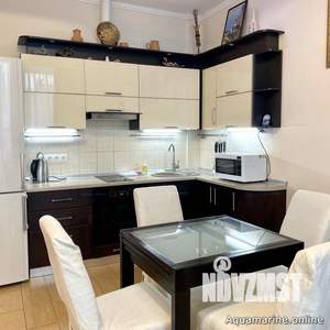 Студия квартира, посуточно, 42м2, 1/9 этаж