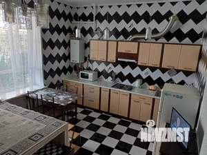 Студия квартира, посуточно, 29м2, 1/5 этаж