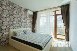 Студия квартира, посуточно, 35м2, 1/5 этаж