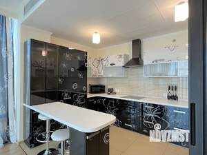 2-к квартира, посуточно, 80м2, 1/1 этаж