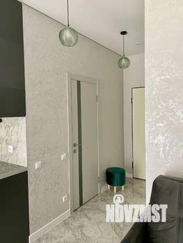 Студия квартира, посуточно, 35м2, 1/5 этаж