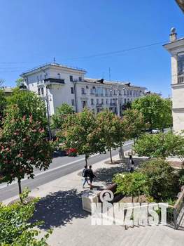 1-к квартира, посуточно, 42м2, 1/3 этаж