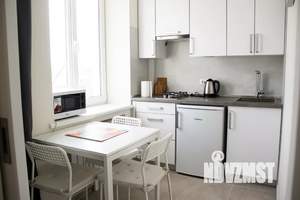 1-к квартира, посуточно, 38м2, 3/3 этаж