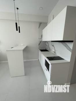 Студия квартира, посуточно, 35м2, 8/10 этаж