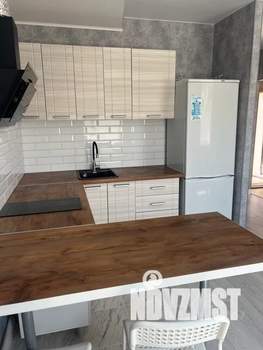 Студия квартира, посуточно, 30м2, 1/3 этаж