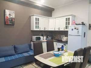 Студия квартира, посуточно, 53м2, 1/3 этаж