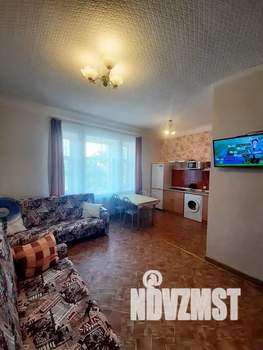 Студия квартира, посуточно, 25м2, 1/3 этаж