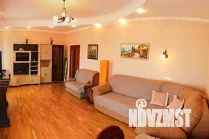 2-к квартира, посуточно, 70м2, 4/4 этаж
