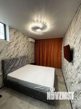 Студия квартира, посуточно, 44м2, 1/3 этаж