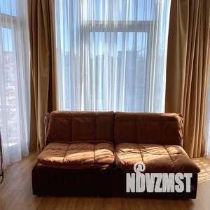 Студия квартира, посуточно, 42м2, 3/9 этаж