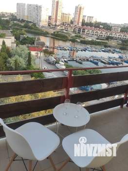 Студия квартира, посуточно, 40м2, 4/5 этаж