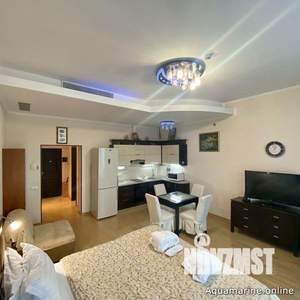 Студия квартира, посуточно, 42м2, 1/9 этаж