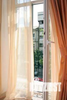 Студия квартира, посуточно, 35м2, 2/3 этаж