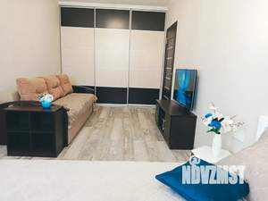 1-к квартира, посуточно, 37м2, 8/10 этаж