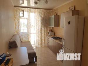 1-к квартира, посуточно, 42м2, 3/10 этаж