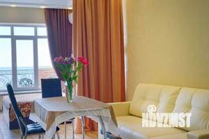 1-к квартира, посуточно, 42м2, 3/6 этаж