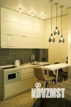 Студия квартира, посуточно, 42м2, 1/5 этаж