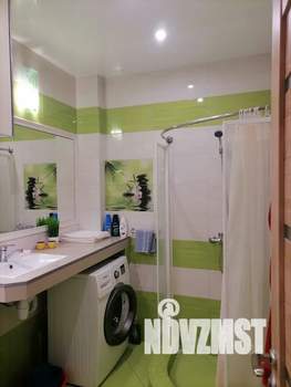 Студия квартира, посуточно, 30м2, 1/3 этаж